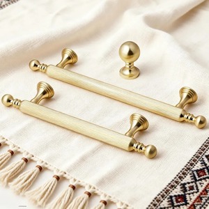 Pomos de Puerta Redondos de Latón para Montar en la Pared, Diseño Tradicional, Duraderos, Decoración de Muebles para Interiores, Uso en Sala de Estar - Product Image 1