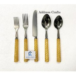 Cubertería de Oro Premium, Juego de Cubiertos con Empaque de Regalo, Tenedor, Cuchara y Cuchillo, Juego de Cubiertos Chapados en Oro PVD con Mango de Resina - Product Image 4