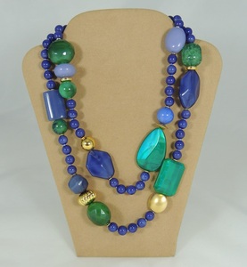 Collar de Resina con Diseño Abstracto de Paz, Joyería Premium Hecha a Mano, Accesorios de Moda, Estilo Lindo para Mujer, Regalo con Cuentas - Product Image 3