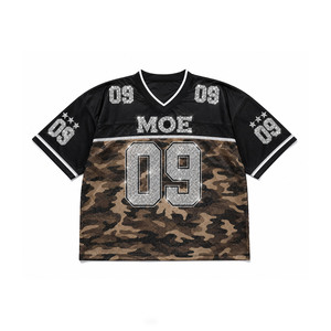 เสื้อฟุตบอลอเมริกันคอวี แบรนด์ Camo Custom ประดับคริสตัลและเพชรเทียม สำหรับทีมหญิง ผ้าโพลีเอสเตอร์ตาข่าย 220GSM รับผลิตแบบ OEM เสื้อยืดฟุตบอล - Product Image 3