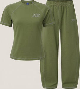 Ensemble de vêtements de sport respirants pour femmes CLOVIX SPORTS, t-shirt à manches courtes vert olive et pantalon de survêtement long - Product Image 1