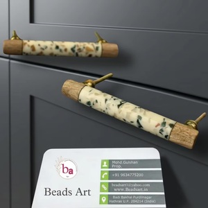 Tirador de Cajón con Diseño Moderno de Mariposa en Latón y Nácar, Ecológico, para Muebles, Hecho en India - Product Image 4