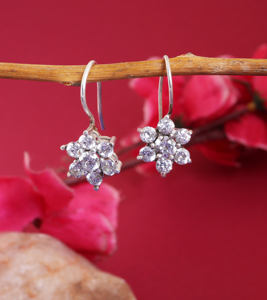 Pendientes de Cristal con Diseño Floral, Hechos a Mano en India, Elegantes y Brillantes, para Mujeres y Niñas, Ideales para Fiestas - Product Image 2