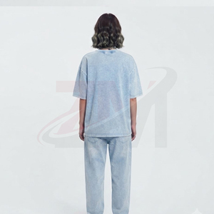 เสื้อยืดโอเวอร์ไซส์ผู้หญิงพรีเมียม ล้างสีแบบแอซิดวอช ผ้าฝ้ายวินเทจทรงหลวม สตรีทแวร์ รับผลิตแบบ OEM ODM ขายส่งเสื้อผ้า - Product Image 3