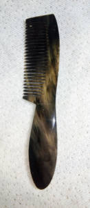 Peine para el Cabello de Cuerno de Búfalo y Cuerno de Vaca de CRAFTING CRAFTS, Hecho a Mano de Forma Sostenible y Perfecto para un Peinado sin Enredos - Product Image 2