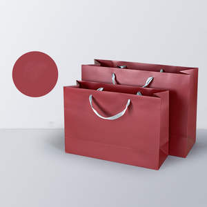 ถุงกระดาษคราฟท์หรูหราเป็นมิตรกับสิ่งแวดล้อม คุณภาพสูง ปิดด้วยแม่เหล็ก พิมพ์โลโก้ได้ รีไซเคิลได้ สำหรับเสื้อผ้า รองเท้า ของขวัญ เคลือบลามิเนต - Product Image 4