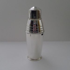Coctelera de Acero Inoxidable Estilo Clásico, Ideal para Bartenders, Mixólogos y Amantes de los Cócteles, Perfecta para Preparar Bebidas - Product Image 3
