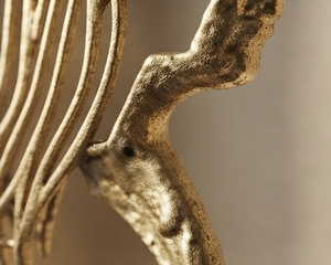 Objet décoratif en aluminium de haute qualité pour la décoration de la maison, sculpture antique à motif vertical élégant avec finition dorée pour femmes - Product Image 6