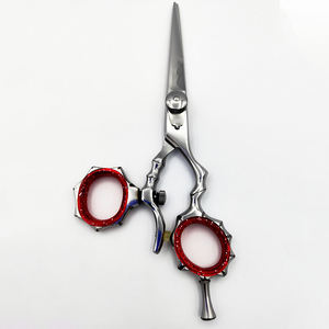 Tijeras de Barbero de Alta Calidad con Mango Giratorio y Cuchilla Afilada - Product Image 4