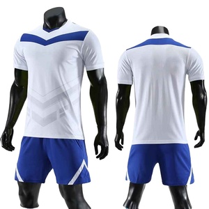 Uniforme de football ultra-durable, anti-rides, résistant aux déchirures, flexible, régulateur d'humidité, absorbant les chocs, couleur personnalisée - Product Image 5