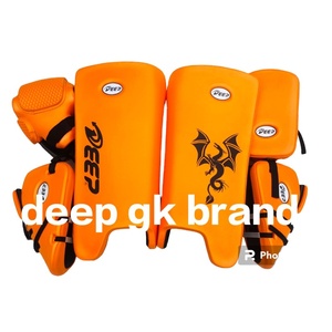 Kit de gardien de but de hockey sur gazon de haute qualité, gants de hockey standard avec protège-jambes et protège-abdomen - Product Image 6