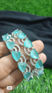 BRAZALETES DE ESTILO CLÁSICO AMERICAN DIAMOND Y BRAZALETES CHAPADOS EN PLATA TRADICIONALES Y A LA MODA Y ZIRCON CUBIC PARA MUJERES Y GIRS - Product Image 3