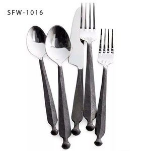 Juego de Cubiertos Modernos de 5 Piezas, Acero Inoxidable con Acabado Espejo, Resistente al Óxido, Cubertería Metálica para Bodas - Product Image 3