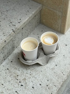 Support à café en pulpe moulée de qualité supérieure, porte-gobelets 2 places, plateau à boissons compostable jetable pour restaurants et services de traiteur à emporter - Product Image 1