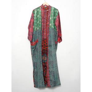 Kimono de Seda Multicolor, Tela de Sari Cosida a Mano, Ropa de Salón para Festivales, Vestido de Sari Indio Reciclado, Hermoso Kimono - Product Image 4