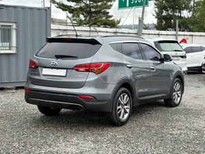 Santa Fe 2015 Usado, SUV Automático, 2.0L Diésel, Volante a la Izquierda, Económico, Duradero, Cuero, R18, Cámara, Color Oscuro - Product Image 2