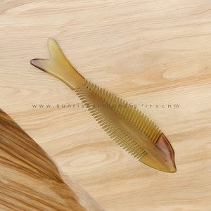 หวีเขาควายรูปไข่ งานฝีมือขัดเงาธรรมชาติ งานศิลปะที่ทนทาน ของสะสม - Product Image 3