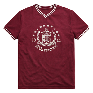 Maglietta con scollo a V con stemma Kappa Alpha Psi, abbigliamento della fraternità greca Krimson con design classico, comfort premium e vestibilità elegante - Product Image 4
