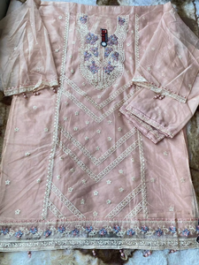 Elegante conjunto de salwar kameez de organza pesada con dupatta y pantalón de santoon, estilo indio festivo para invierno, ropa para mujer. - Product Image 5