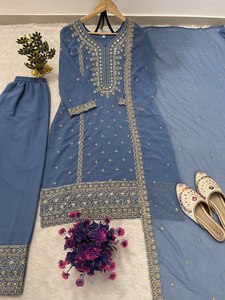 Salwar Kameez con Bordado Estilo Pakistaní Más Vendido, con Dupatta, Disponible para Pedidos al Por Mayor - Product Image 3