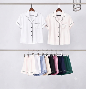 Ensemble de pyjama en satin 2 pièces pour femme, manches courtes, col rabattu, couleur unie, fermeture boutonnée, vêtements de nuit classiques et lisses pour l'été - Product Image 5