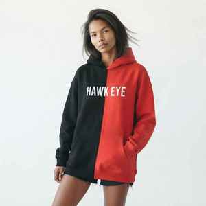 Sudadera con capucha de bloques de color para mujer, roja y negra, de manga larga, con estampado de letras - Product Image 1