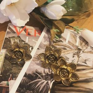 Poignée de tiroir en laiton en forme de fleur, finition dorée, design floral, poignée de meuble de style vintage, quincaillerie décorative - Product Image 3