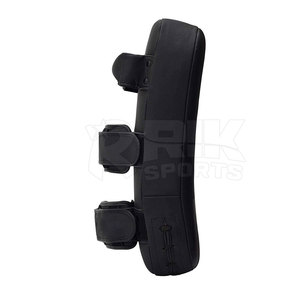 Bouclier de frappe de qualité supérieure pour le kickboxing, la boxe et l'entraînement aux arts martiaux - Product Image 2
