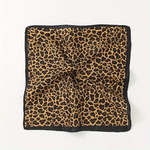Pañuelo de Seda Personalizado con Estampado Digital, Diseño Multicolor, 49x49cm, para Uso Diario en Exteriores, Cuatro Pañuelos - Product Image 4