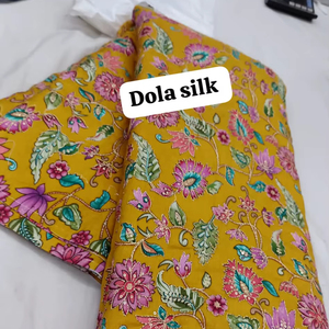 Tela de Seda Pura Dola con Bordado Floral, 95 GSM, 44 Pulgadas de Ancho, Material de Bordado Floral de Diseño para Prendas Étnicas, 5 Metros - Product Image 1