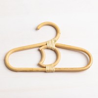 Porte-vêtements en rotin fait main, design élégant, pour les vêtements de bébé et de jeune enfant, prix compétitif
