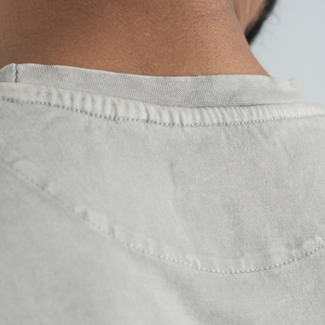 T-shirt gris pour homme, 100 % coton peigné, manches courtes, tissu doux, anti-plis, effet délavé, épaules tombantes - Product Image 1