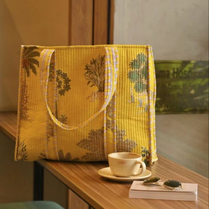 Bolso Tote de Algodón Acolchado Hecho a Mano en India |   Bolsa de tela reutilizable ecológica. Bolsa de mano con estampado de palmeras amarillas (con cremallera), 100% algodón. - Product Image 1