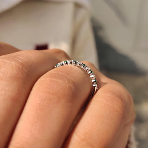 Elegante Anillo de Compromiso Chapado en Oro con Diamante Moissanita de Corte Redondo, Color Verde y Blanco, para Mujer, Joyería Fina, Regalo de Boda - Product Image 3