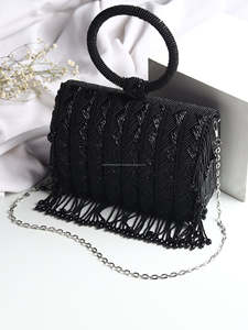 Sac à main noir perlé avec poignée ronde, franges à pompons et chaîne, pochette de soirée - Product Image 1