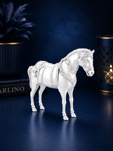Idole de cheval debout en argent plaqué 999, artisanat de Jaipur Metals |   9,5 X 3 X 8 cm |   92g |   Décoration et cadeaux pour la maison pour les anniversaires - Product Image 1