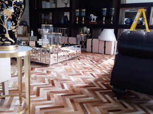 Cheveux sur tapis en peau de vache véritable tapis en cuir naturel fabriqué à la main pour la décoration intérieure et extérieure fabriqué en usine OEM - Product Image 2