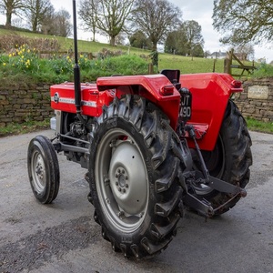 รถแทรกเตอร์การเกษตร Massey Ferguson 135 แข็งแกร่ง ขับเคลื่อน 4 ล้อ เครื่องยนต์ 42 แรงม้า พร้อมเกียร์และปั๊ม ประสิทธิภาพสูง ใช้งานได้อย่างมั่นคง ประหยัดน้ำมัน - Product Image 3