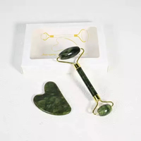 Rodillo de Masaje Facial Hecho a Mano con Piedra de Jade Verde Natural y Gua Sha, Herramienta de Masaje con Tacto Real