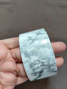 สร้อยข้อมือเรซิ่นสีทองสีดำสีขาวทำด้วยมือเคลือบเงาแบบกว้างเครื่องประดับแฟชั่นที่มีสไตล์เครื่องประดับหรูหราแฟชั่นที่หรูหราของผู้หญิง - Product Image 5