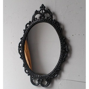 Miroir mural pour la décoration intérieure, design feuille, miroir décoratif classique et moderne, plusieurs finitions disponibles. - Product Image 1