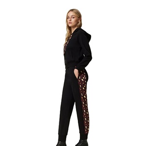 Haute qualité femmes survêtement taille sur mesure avec Logo OEM Top qualité doux respirant tissu nouveauté cordon élastique - Product Image 6