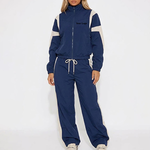 Ensemble de survêtement 2 pièces streetwear léger et abordable : veste zippée et pantalon large avec empiècements tendance - Product Image 1