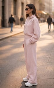 Ensemble de survêtement léger rose à capuche en spandex pour femme, coupe décontractée, sweat-shirt à manches longues et pantalon avec poches latérales, idéal pour l'été - Product Image 2