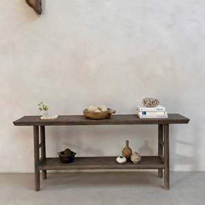 Mesa Consola Rústica Antigua de Olmo, Mueble Auxiliar Estrecho de Madera Reciclada Sólida para Entrada con Estante Inferior, Estilo Rústico Wabi Sabi - Product Image 1