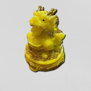 Figura de Dragón de Resina Amarilla, Artesanía de Diseño Tradicional, Amuleto de la Suerte Realista, Adorno de Feng Shui, Escultura de Mesa para el Hogar - Product Image 1
