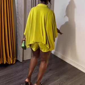 Conjunto de Dos Piezas Casual Holgado de Verano 2025 para Mujer, Camisa de Manga Murciélago de Color Sólido y Pantalones Cortos Casuales Ajustados - Product Image 3