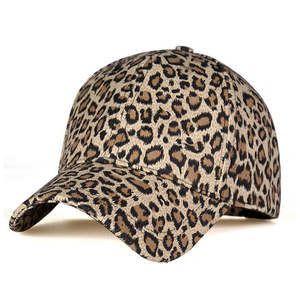 Gorra de béisbol retro de pana cálida con estampado de leopardo, gorro de invierno grueso de felpa con visera para hombre - Product Image 1