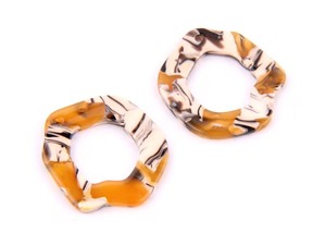 Boucles d'oreilles pendantes en résine pour femmes, design tendance avec de nouveaux styles, accessoire de mode authentique - Product Image 3