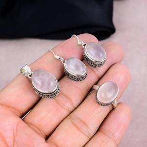 Conjunto de Joyería de Plata con Cuarzo Rosa Natural, Plata de Ley 925, Collar y Aretes Hechos a Mano con Piedras Preciosas, Joyería al por Mayor - Product Image 1